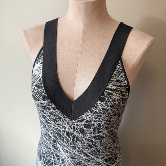 ZAC POSEN Z SPOKE Knit Dress with Pleated Detail - Picture 5 of 14